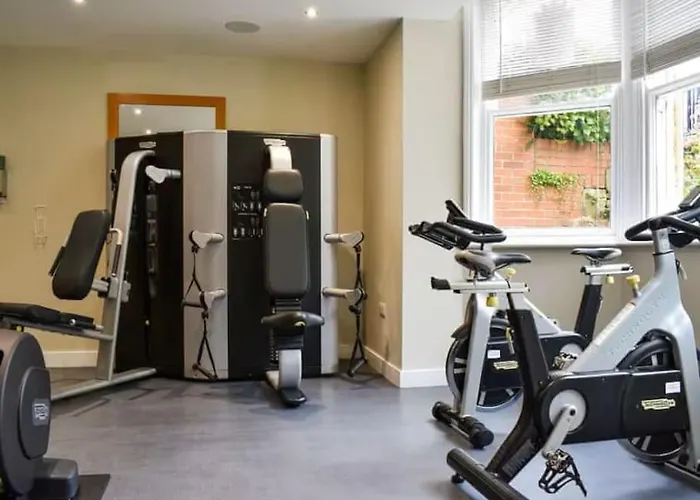 Strathmore Apt Scarborough, Pool, Gym, Parking